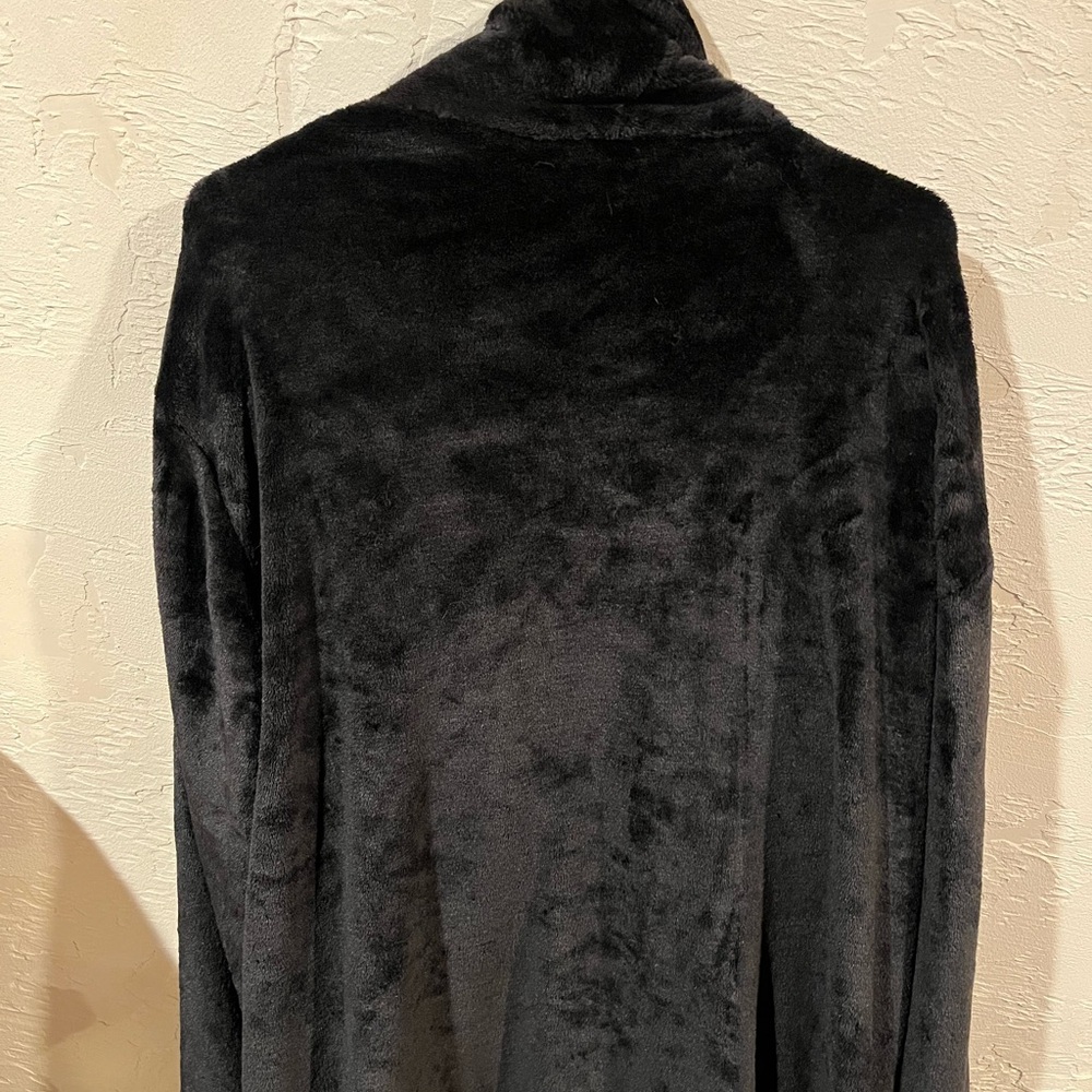 Plush Black Robe - Picture 2 of 2